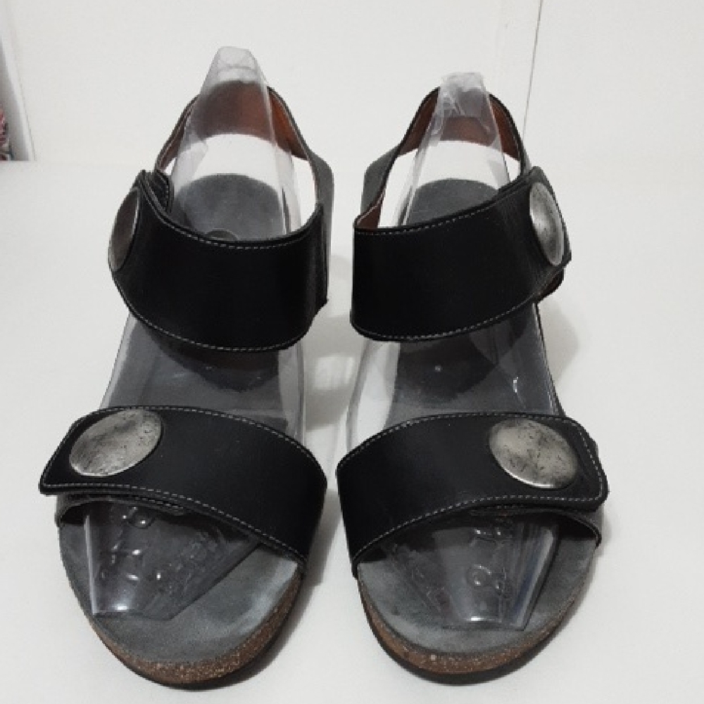 TAOS CAROUSEL Wedge Stylish Black Sandals with Silver Accents